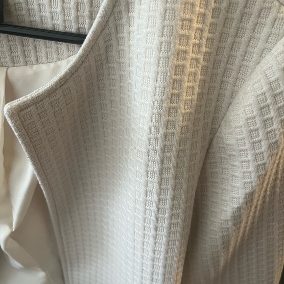 Ann Taylor Cream Textured Blazer - Picture 2 of 3